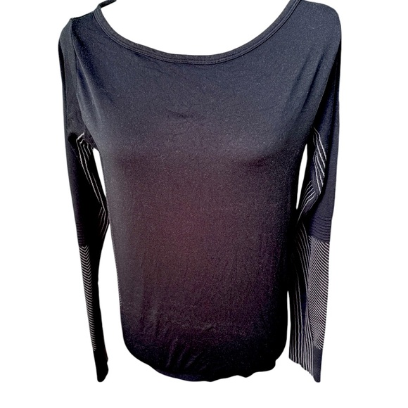 Nike, Better World, Long Sleeve Reflective Dri-Fit Running Top, Size Sma - Picture 1 of 9